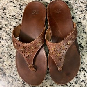 Abeo leather flip flop sandals